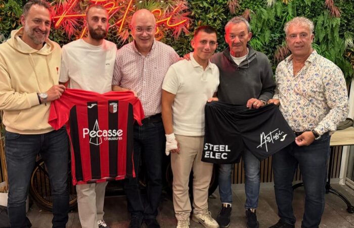 Présentation du nouveau maillot à l'ARtusi